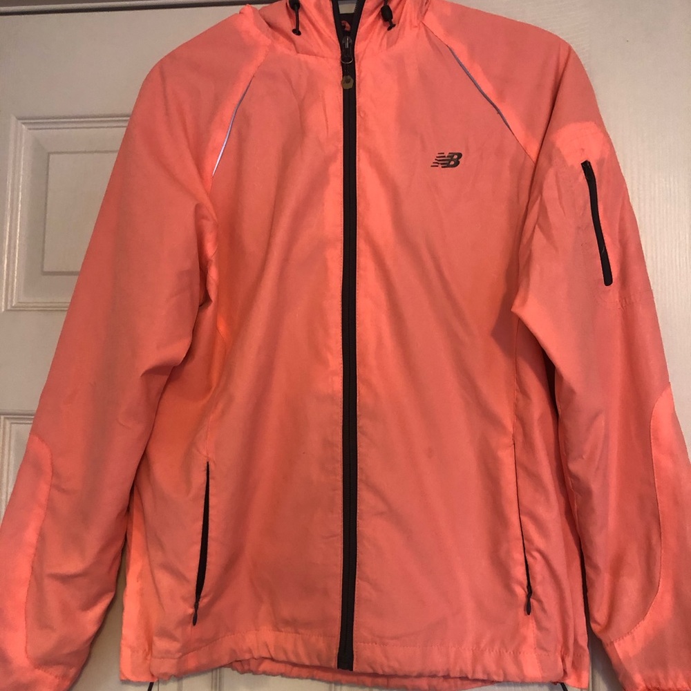 New balance light jacket size large